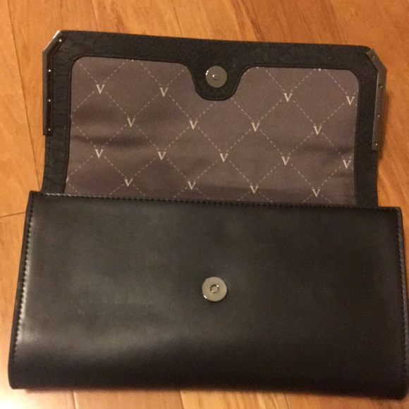 Clutch - Picture 2 of 5